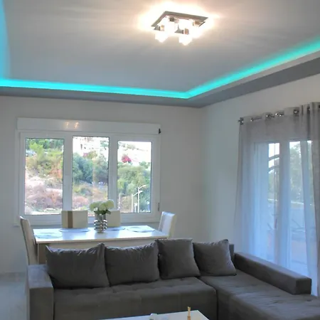 Riviera Penthouse * Palaiontsiflikion